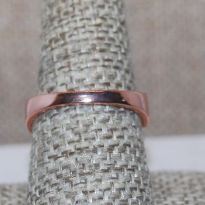 Size 6½ Rose Gold Square Main Stone Ring with 3 Rows of Side Accents on a Rose Gold Tone Band (3.9g)