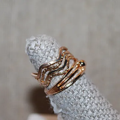 Size 5¾ Collection of 5 DELICATE Assorted RINGS in Gold & Rose Gold Tone (3.9g)