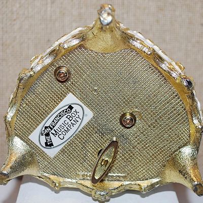 Heart Shape HINGED Trinket/Music Box COMBO (3¾" x 3½" x 2¼") - Plays "HAPPY BIRTHDAY" - "The San Francisco...