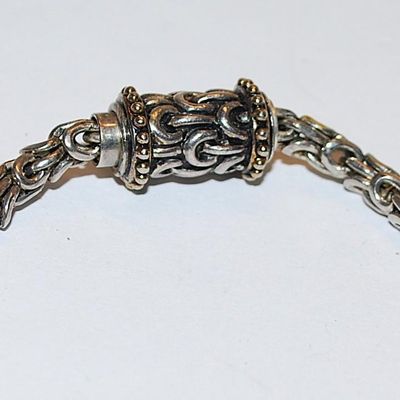 MAGNETIC Silver Colored Twisted LINKS BRACELET (2¼" Opening) with Barrel Clasp