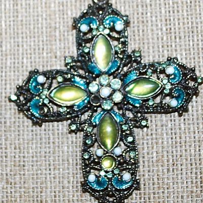 Green, Blue & White Enamel Jeweled CROSS/PENDANT (2½" x 2") on a Silver Tone Necklace Chain 16" L