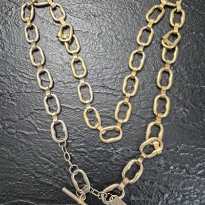 Sale Photo Thumbnail #82: Chunky 36" Chain Link BELT ~ "The Limited"
gold plated, toggle closure w/ ID tag
little sun exposure....no damage or repairs
Great for Jeans or casual long tops