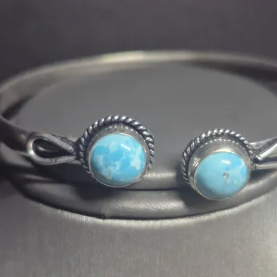 Sale Photo Thumbnail #131: Navajo Sterling Silver Blue Spiderweb Turquoise Necklace Pendant & Cuff Bracelet
> pendant marked 925, on sterling continuous chain 18'
> stone set in sterling bezel
> cuff bracelet has 2 turquoise stones at opening.
great set