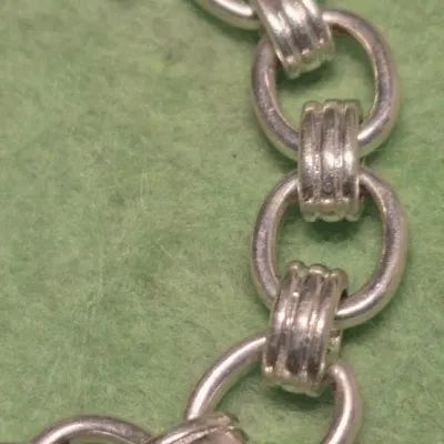 Sale Photo Thumbnail #343: Chaps silver tone link bracelet with toggle clasp....marked
Condition is Pre-owned.......excellent