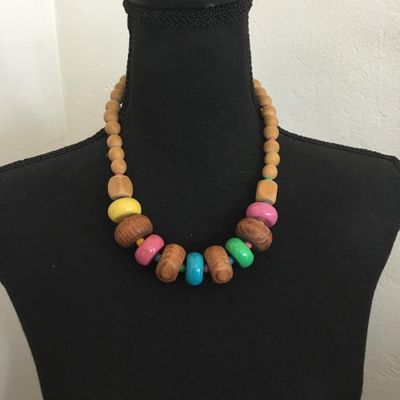 Cute vintage wooden bead necklace