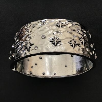 Silver tone cuff with Rhinestones