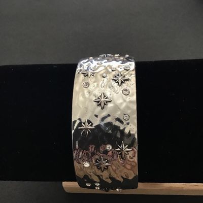 Silver tone cuff with Rhinestones