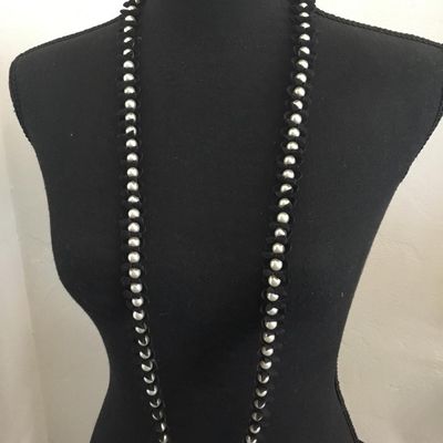 Cute faux pearl black flower necklace