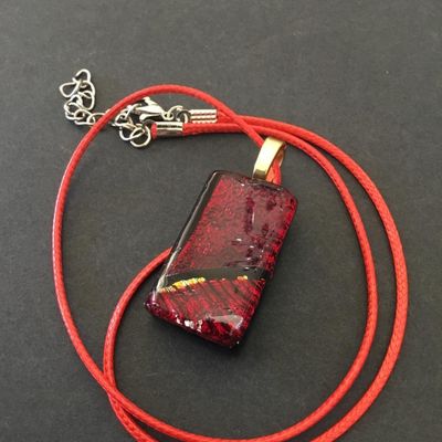Beautiful glass pendant necklace