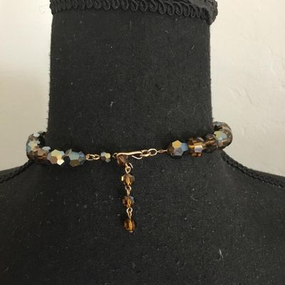 Beautiful vintage, faceted, crystal or glass bead choker necklace