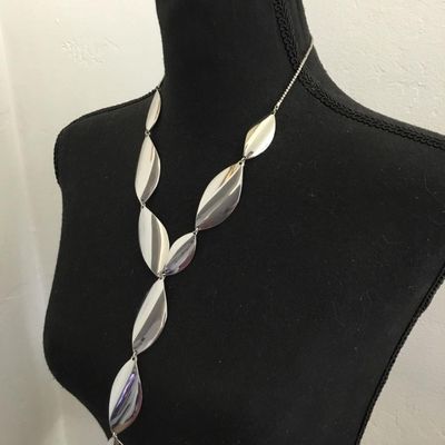 Beautiful, silver toned statement, necklace