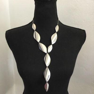 Beautiful, silver toned statement, necklace