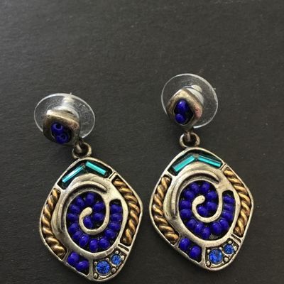 Beautiful, vintage, silver toned dangle earrings