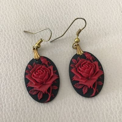 Gorgeous Gothic black and red Rose cameo, sculptured, crimson floral design