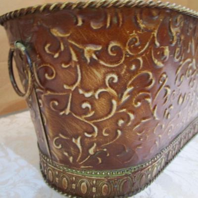 Sale Photo Thumbnail #72: Planter bucket has plastic liner and is 13" long x 7" wide x 6" tall, See pictures