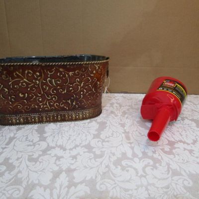 Sale Photo Thumbnail #67: Planter bucket has plastic liner and is 13" long x 7" wide x 6" tall, See pictures