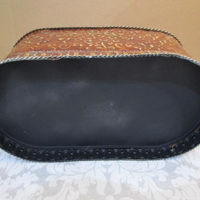 Sale Photo Thumbnail #74: Planter bucket has plastic liner and is 13" long x 7" wide x 6" tall, See pictures