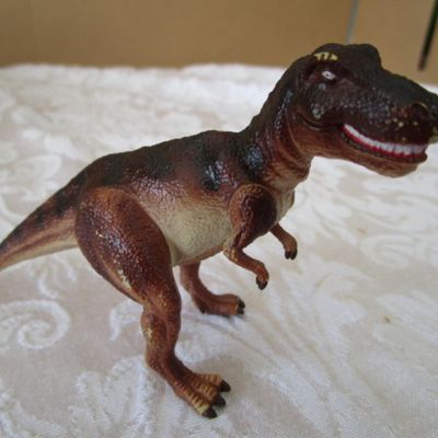 Sale Photo Thumbnail #556: 1 T-Rex, 1 stegosaurus, 1 stygimoloch, all are 5" long, see pictures