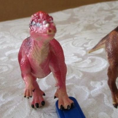 Sale Photo Thumbnail #549: 1 T-Rex, 1 stegosaurus, 1 stygimoloch, all are 5" long, see pictures