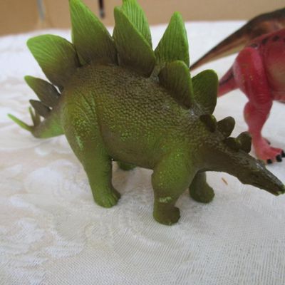 Sale Photo Thumbnail #554: 1 T-Rex, 1 stegosaurus, 1 stygimoloch, all are 5" long, see pictures