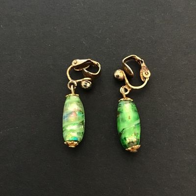 Pretty vintage green art glass earrings