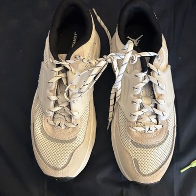 Nike/Jordans Unisex shoes size 7Y