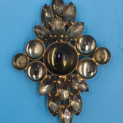 Lot of 2 Costume Brooches — Gold‑Tone Smoky Glass Cabochon & Oval Floral Embroidered Brooch (in Plastic Box)