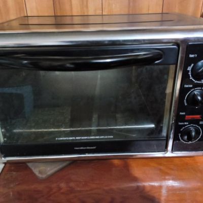 Hamilton Beach Stainless Steel Countertop Toaster Oven w/ Rack & Crumb Tray