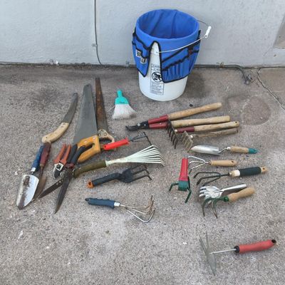 Assorted Garden Hand Tools & Saw Lot with Blue Bucket and Fabric Organizer (approx. 20 pcs)