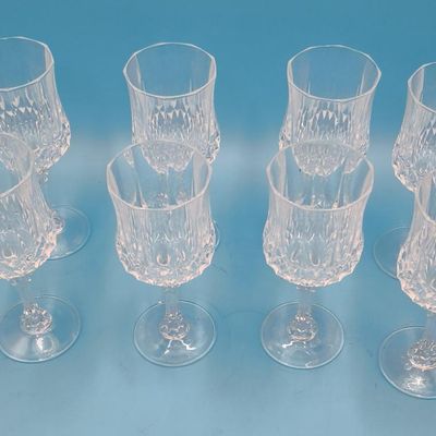 Lot of 8 Clear Faceted Stem Wine Glasses, Cut-Style Pattern