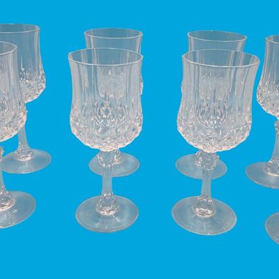 Lot of 8 Clear Faceted Stem Wine Glasses, Cut-Style Pattern