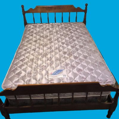 Sealy Comfort Series “Impressionist” innerspring mattress with wooden spindle bed frame + foundation full size bed and frame