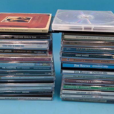 Lot of approx. 70+ Country & Pop Audio CDs — Jim Reeves, George Strait, Kenny Rogers, Alan Jackson, Garth Brooks, Josh Groban, Vince...