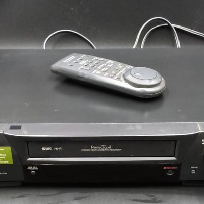 Mitsubishi HS-U790 S-VHS Hi‑Fi VCR (with Remote)