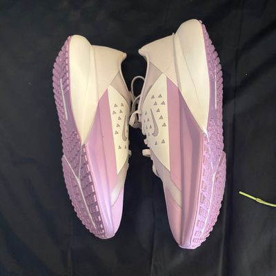 Girl Nikes size 6Y