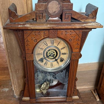 Sale Photo Thumbnail #133: Clocks 
