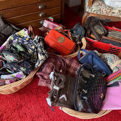 Sale Photo Thumbnail #152: Purses Vera Bradley 
