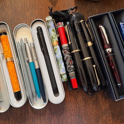 Sale Photo Thumbnail #155: Pens 
