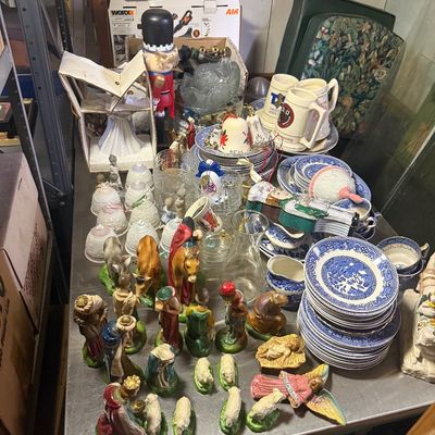 Sale Photo Thumbnail #179: Vintage Housewares

