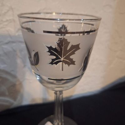 Vintage Libbey Silver Leaf Frosted Stemware Glasses - Set of 2