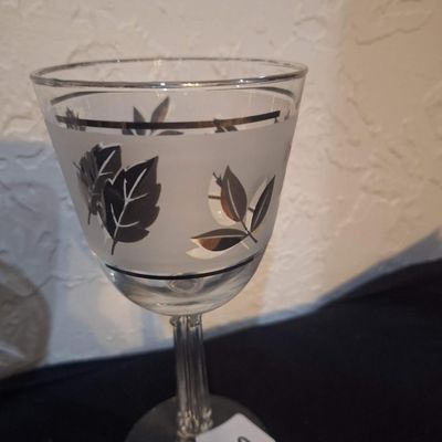 Vintage Libbey Silver Leaf Frosted Stemware Glasses - Set of 2