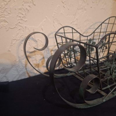 Vintage Metal Wire Christmas Sleigh Decoration with Snowflake Accents