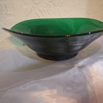 Vintage Forest Green Art Glass Ruffled Bowl