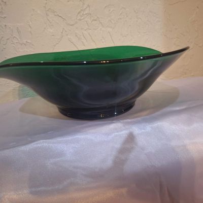 Vintage Forest Green Art Glass Ruffled Bowl