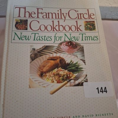The Family Circle Cookbook: New Tastes for New Times