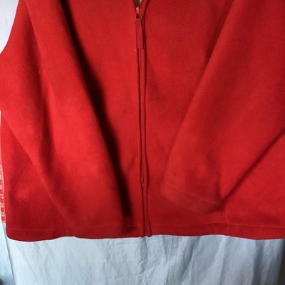 Sale Photo Thumbnail #185: Red hooded fleece jacket by Denim & Co. (d & co.), featuring a soft cream-colored sherpa/fleece lining, full zip closure, front side pockets, and an attached hood. 

- Brand: Denim & Co.
- Size: US 1X (UK 2XL, DE XL, IT 2XL, FR XXL)
- Color: Red with Off-