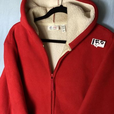 Sale Photo Thumbnail #184: Red hooded fleece jacket by Denim & Co. (d & co.), featuring a soft cream-colored sherpa/fleece lining, full zip closure, front side pockets, and an attached hood. 

- Brand: Denim & Co.
- Size: US 1X (UK 2XL, DE XL, IT 2XL, FR XXL)
- Color: Red with Off-