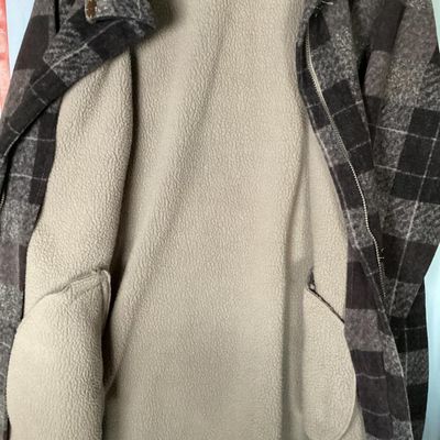 Sale Photo Thumbnail #207: Women's Denim & Co. (d&co) zip-front fleece jacket featuring a grey and dark charcoal plaid pattern with a soft beige sherpa fleece interior and collar. Includes side pockets and full zipper closure. Size US 1X.Made in China. In good pre-owned condition w