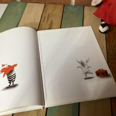 Sale Photo Thumbnail #314: Pairing of an 'Olivia' hardcover children's book by Ian Falconer alongside a matching 2001 Gund plush doll made exclusively for FAO Schwarz. Plush includes original hangtags and sewn-in tags. Both items are in good pre-owned condition with light wear.
