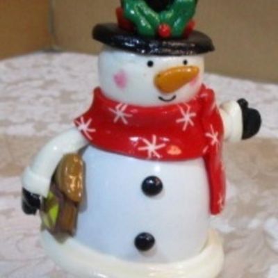Snowman Collectible, Mickey solar bobblehead, 4 Christmas ornaments
